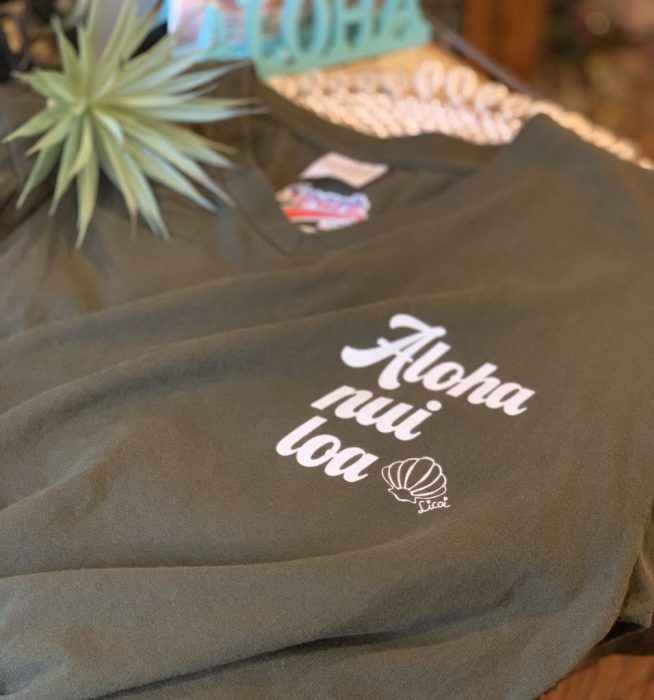 Aloha nui loa V-neck Tシャツ